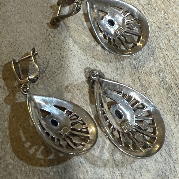 Elegant Black Onyx and Silver Teardrop Jewelry Set - Picture 9 of 10